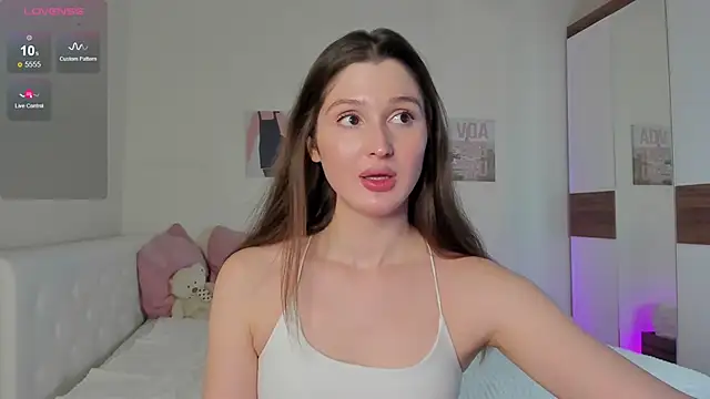 Snapshot of tender_babyy chatting on February 1, 2:13 pm tender babyy online show from February 1, 2:13 pm