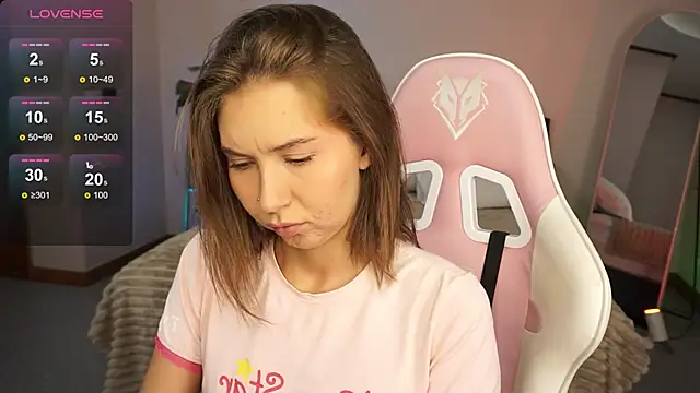 LinaSiren online show from December 15, 6:51 am