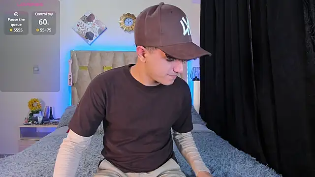 Snapshot of patrick_sanzz chatting on March 18, 10:26 pm patrick sanzz online show from March 18, 10:26 pm