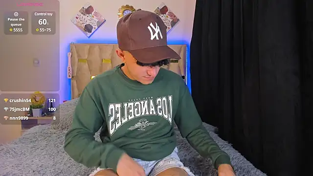 Snapshot of patrick_sanzz chatting on March 21, 7:33 am patrick sanzz online show from March 21, 7:33 am