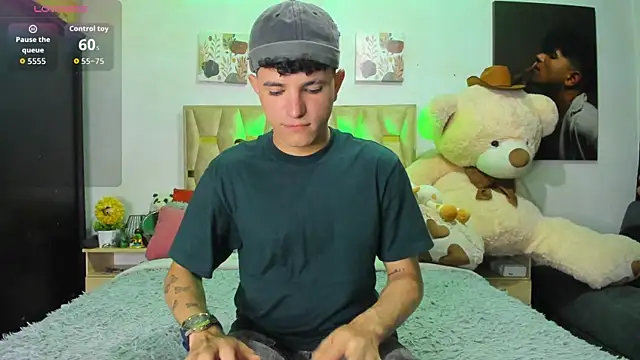 Snapshot of patrick_sanzz chatting on September 15, 9:04 pm patrick sanzz online show from September 15, 9:04 pm