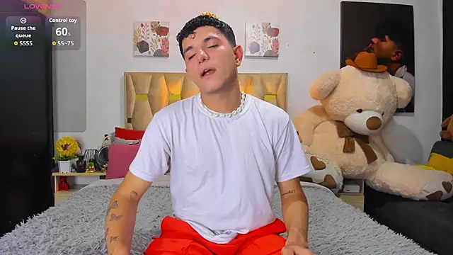 Snapshot of patrick_sanzz chatting on September 24, 8:01 pm patrick sanzz online show from September 24, 8:01 pm