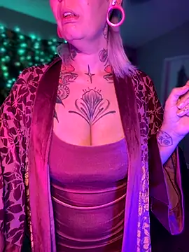 GoldieBakeman online show from November 9, 8:07 pm