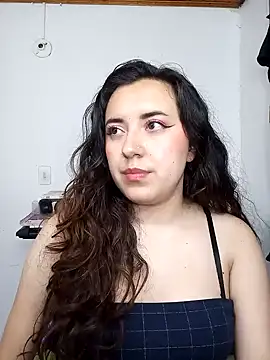 Emi chik online show from December 14, 5:40 am