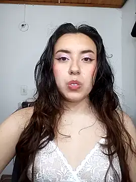 Emi chik online show from December 15, 1:46 am