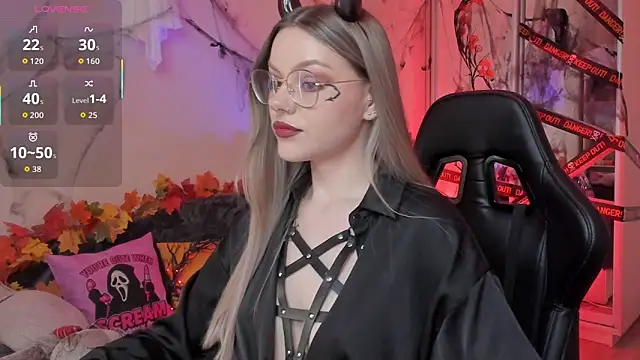 Marta May  online show from October 28, 5:04 pm