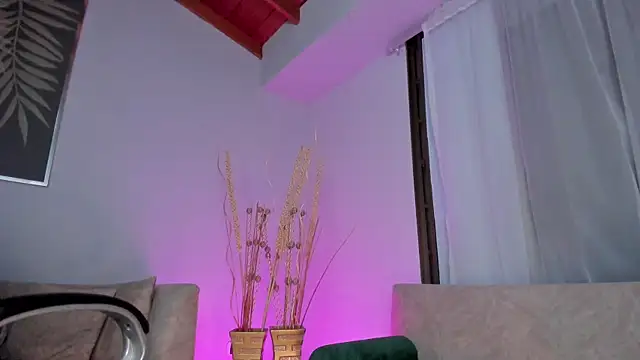 KatieNolan 1 online show from February 20, 1:25 am