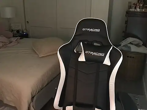 Snapshot of explosivekitty69 chatting on September 29, 6:57 pm explosivekitty69 online show from September 29, 6:57 pm