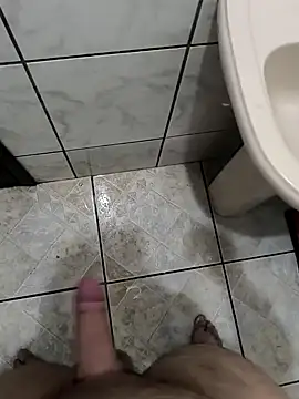 Snapshot of Lucadelas3453 chatting on December 12, 11:18 am Lucadelas3453 online show from December 12, 11:18 am