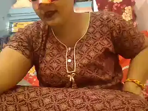 Snapshot of naina-80 chatting on December 26, 3:06 am naina-80 online show from December 26, 3:06 am