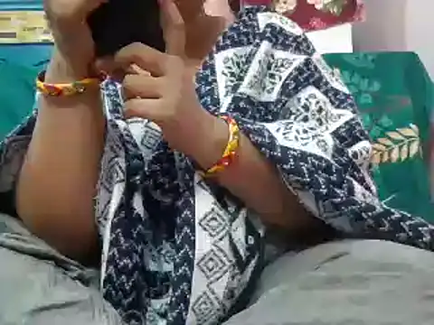 Snapshot of naina-80 chatting on January 11, 4:03 pm naina-80 online show from January 11, 4:03 pm