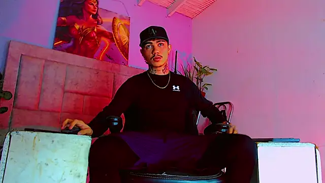 HannibalLester online show from October 17, 1:14 pm