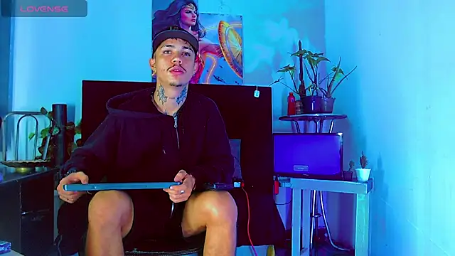 HannibalLester online show from February 15, 5:37 am