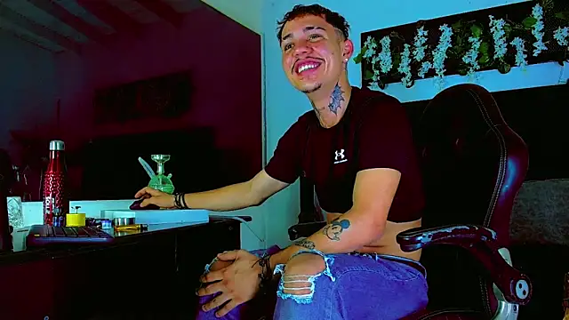 HannibalLester online show from March 8, 5:28 pm