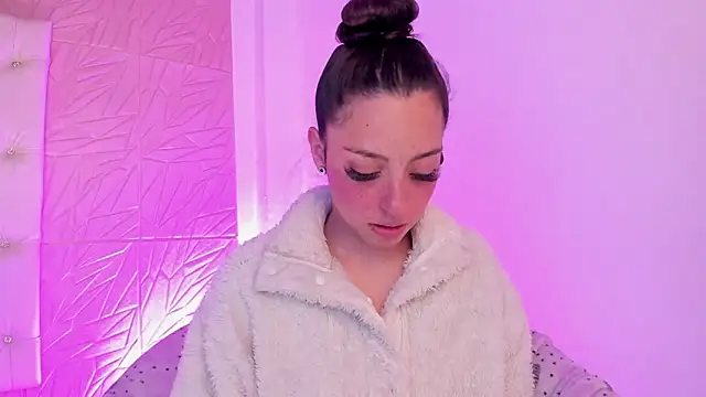 sadashi moon  online show from March 17, 1:35 am