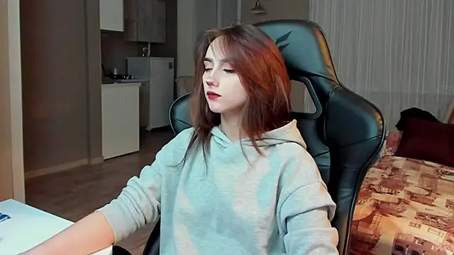 SilverDream online show from February 13, 2:45 am