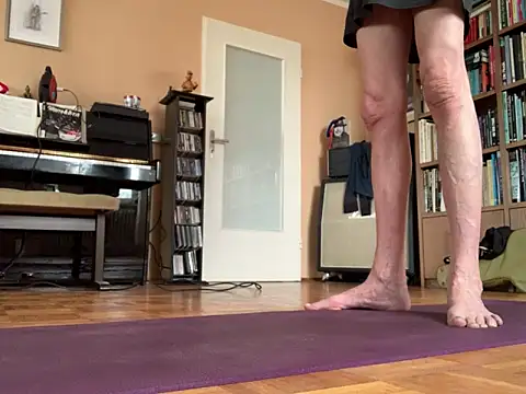 Snapshot of Bula94193 chatting on January 6, 9:57 am Bula94193 online show from January 6, 9:57 am