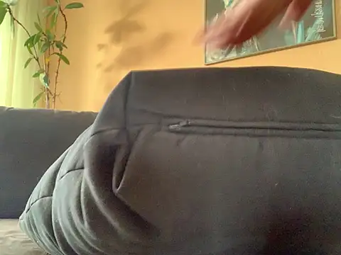 Snapshot of Bula94193 chatting on January 17, 12:32 pm Bula94193 online show from January 17, 12:32 pm