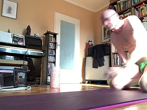 Snapshot of Bula94193 chatting on February 15, 10:58 am Bula94193 online show from February 15, 10:58 am