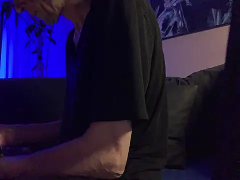 Snapshot of Bula94193 chatting on February 24, 9:35 pm Bula94193 online show from February 24, 9:35 pm