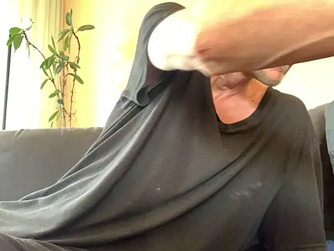 Snapshot of Bula94193 chatting on February 25, 12:04 pm Bula94193 online show from February 25, 12:04 pm