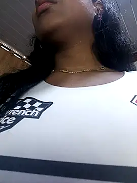 AnnieScott  online show from November 8, 7:34 pm