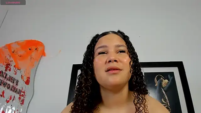 Snapshot of zoee_lovv chatting on October 24, 3:03 am zoee lovv online show from October 24, 3:03 am