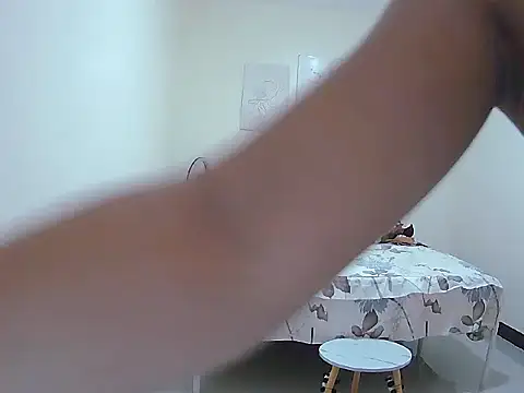 Snapshot of naughtywife811 chatting on December 20, 5:47 am naughtywife811 online show from December 20, 5:47 am