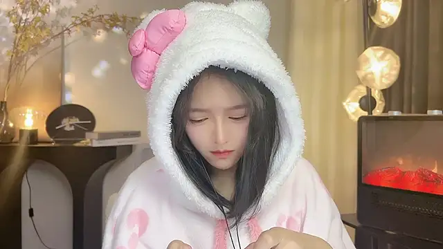 xiaodaibabyy online show from December 24, 12:55 pm