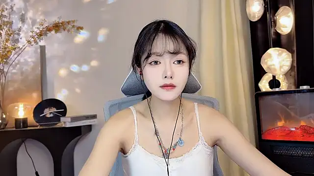 xiaodaibabyy online show from February 2, 1:19 pm