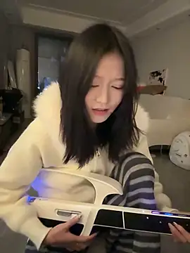 xiaodaibabyy online show from February 21, 1:55 pm