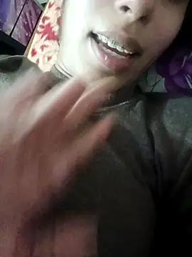 Snapshot of InLero chatting on December 19, 4:57 pm InLero online show from December 19, 4:57 pm