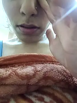 Snapshot of InLero chatting on February 4, 12:00 pm InLero online show from February 4, 12:00 pm