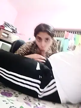 Snapshot of InLero chatting on February 22, 11:57 am InLero online show from February 22, 11:57 am