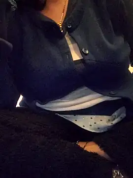 Snapshot of lovelyruhi chatting on January 15, 4:32 pm lovelyruhi online show from January 15, 4:32 pm