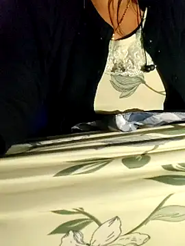 Snapshot of lovelyruhi chatting on February 6, 6:35 pm lovelyruhi online show from February 6, 6:35 pm