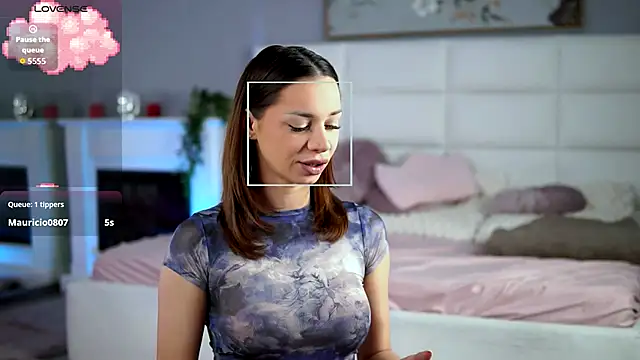 Snapshot of FlirtyFawn chatting on October 6, 1:58 am FlirtyFawn online show from October 6, 1:58 am