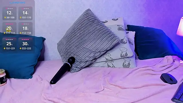 Caroline dh online show from February 4, 5:45 pm