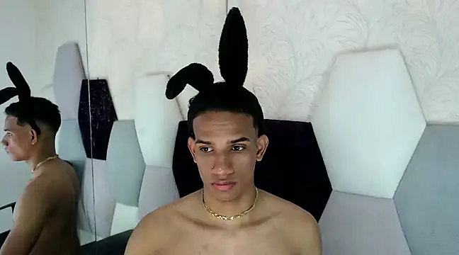 AbrahanBratz online show from December 7, 4:03 pm