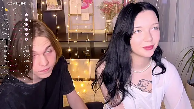 Snapshot of EmmaKittyCat chatting on November 27, 6:54 pm EmmaKittyCat online show from November 27, 6:54 pm