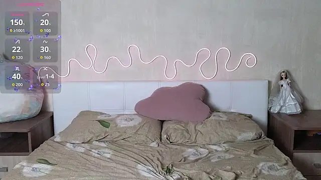 Snapshot of Betty_Blamee chatting on November 15, 10:34 am Betty Blamee online show from November 15, 10:34 am