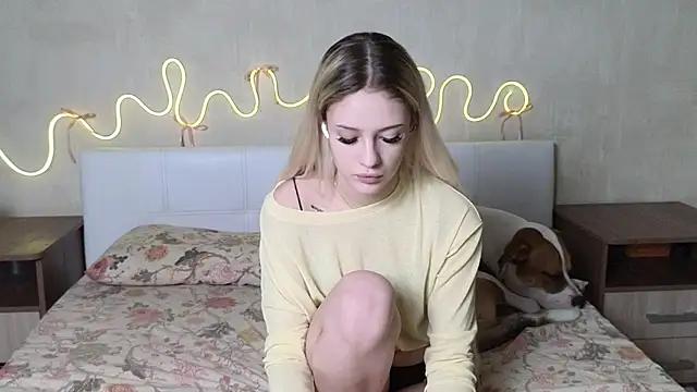 Snapshot of Betty_Blamee chatting on January 14, 2:01 pm Betty Blamee online show from January 14, 2:01 pm