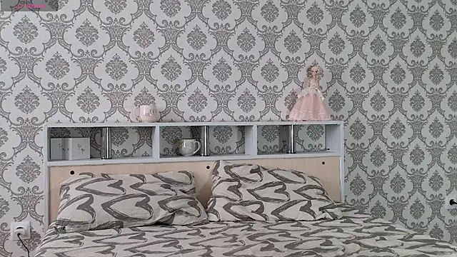 Snapshot of Betty_Blamee chatting on February 6, 10:29 am Betty Blamee online show from February 6, 10:29 am