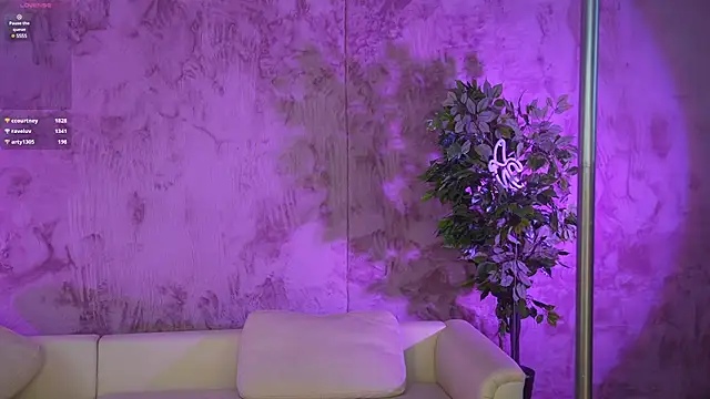 Julia  Star  online show from February 25, 11:30 am