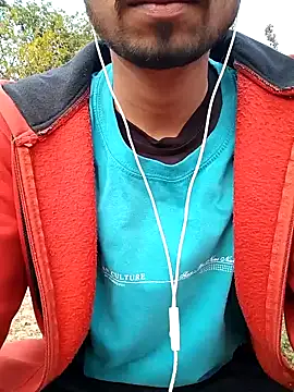 Snapshot of Piyush_2024 chatting on January 15, 11:32 am Piyush 2024 online show from January 15, 11:32 am