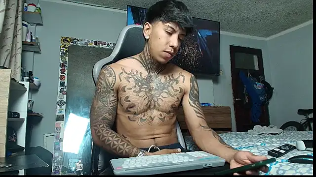 Nickhot0609 online show from January 16, 2:26 am