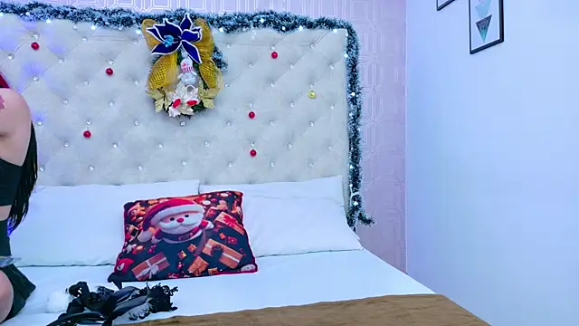 Derieri D online show from December 2, 6:36 pm