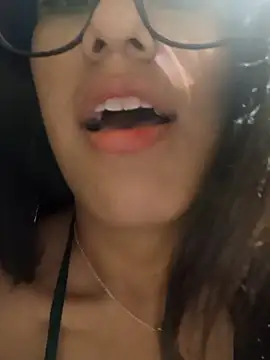 Snapshot of AleFantasy0001 chatting on February 22, 9:04 pm AleFantasy0001 online show from February 22, 9:04 pm