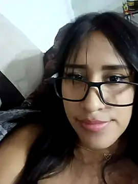 Snapshot of AleFantasy0001 chatting on March 1, 2:59 am AleFantasy0001 online show from March 1, 2:59 am