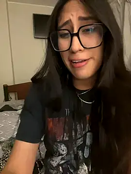 Snapshot of AleFantasy0001 chatting on October 15, 4:23 am AleFantasy0001 online show from October 15, 4:23 am